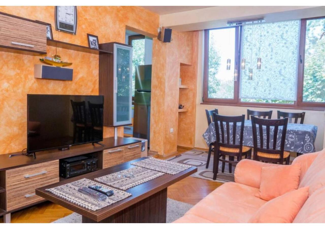 Luxury Apartment On The First Line To The Sea Burgas City Exterior foto